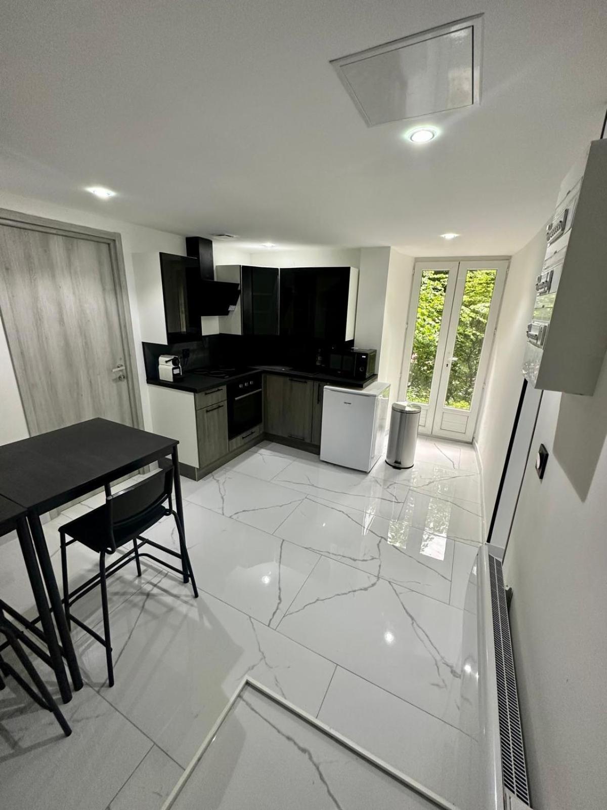 Suite Cosy Chic Saint-Claude Exterior photo